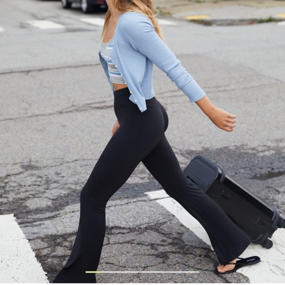 AERIE Real Me High Waisted Crossover Flare Legging